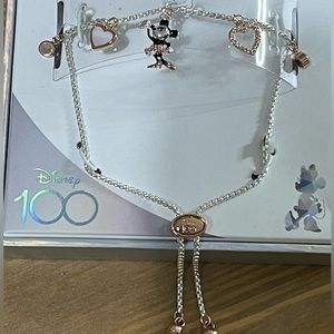 Disney bracelet, beautiful especially for those Mickey Mouse lovers
